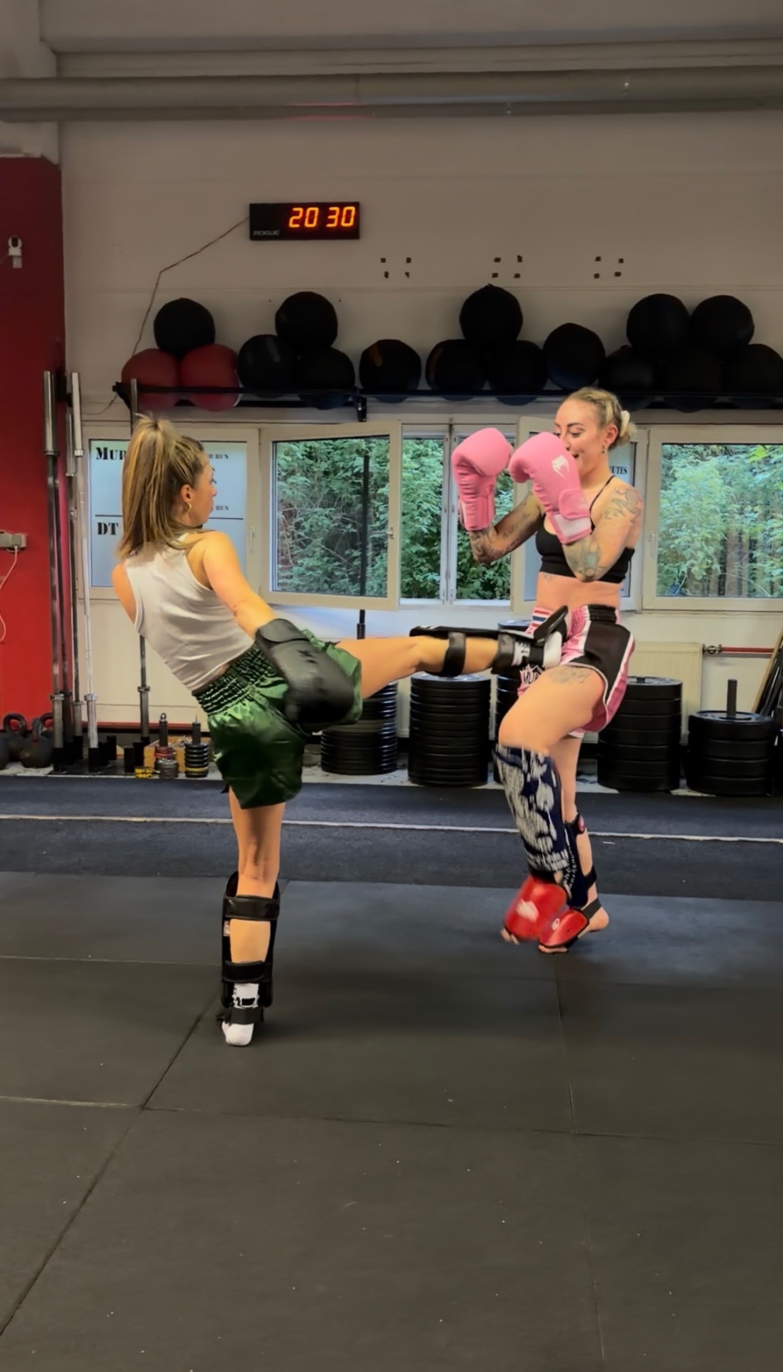 Partnerübung Kicks